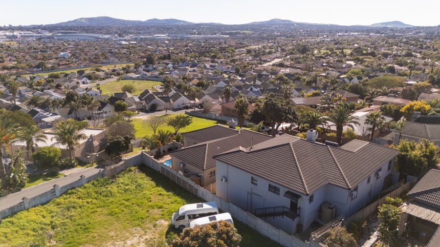 To Let 4 Bedroom Property for Rent in Kaapsig Western Cape